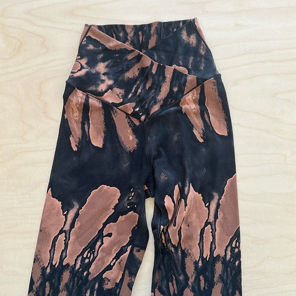 Aerie criss cross tie-dye leggings